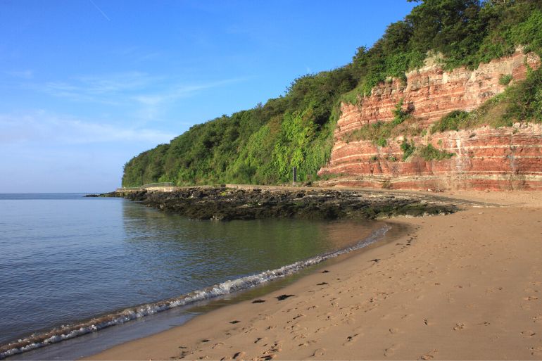 greatlittlebreaks-blog-coastal-best-beaches-in-wales-jacksons-bay